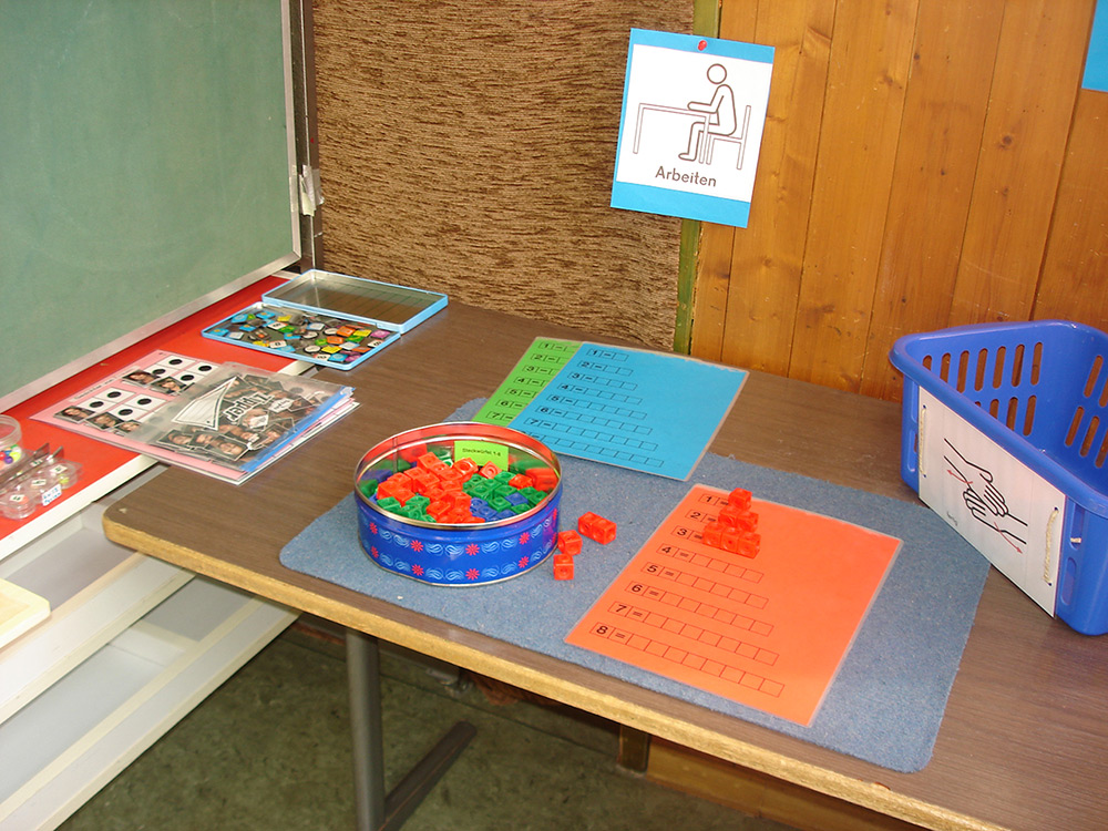 Ein reizarmer, abgeschirmter Arbeitsplatz